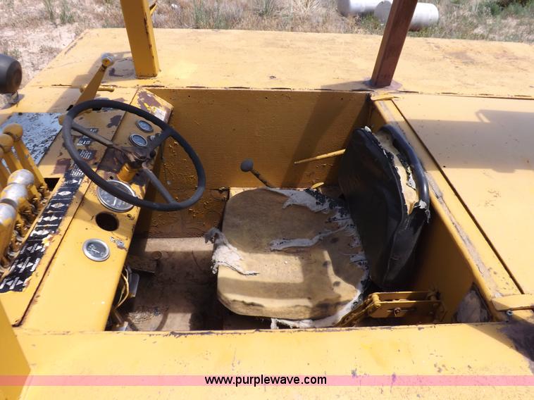 image for item H7174 1975 Broderson RTR701B carry deck crane