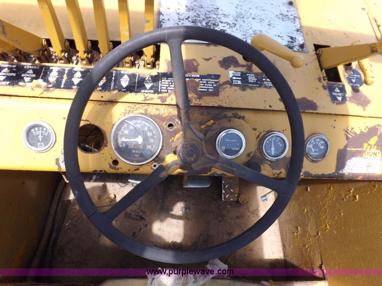 image for item H7174 1975 Broderson RTR701B carry deck crane