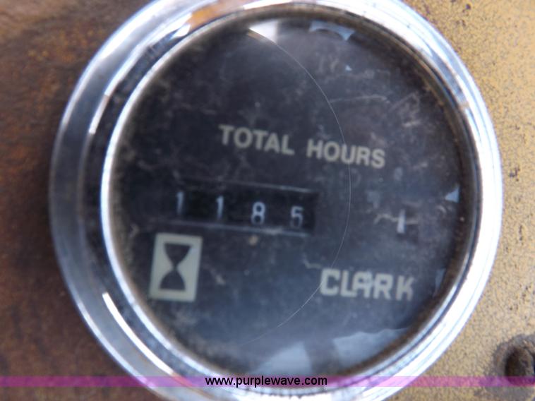 image for item H7174 1975 Broderson RTR701B carry deck crane