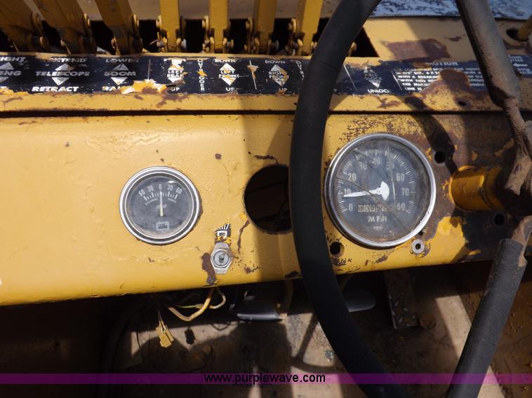 image for item H7174 1975 Broderson RTR701B carry deck crane