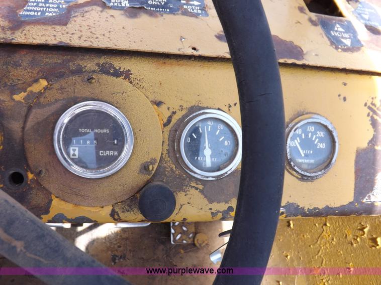 image for item H7174 1975 Broderson RTR701B carry deck crane