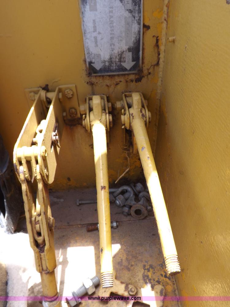 image for item H7174 1975 Broderson RTR701B carry deck crane