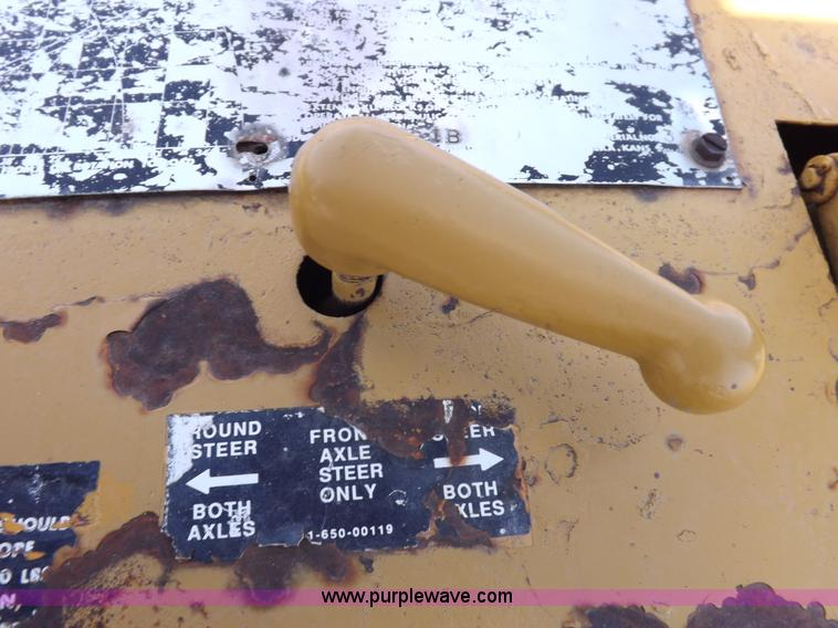 image for item H7174 1975 Broderson RTR701B carry deck crane