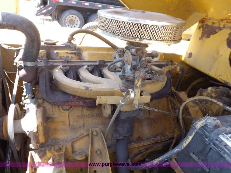 image for item H7174 1975 Broderson RTR701B carry deck crane