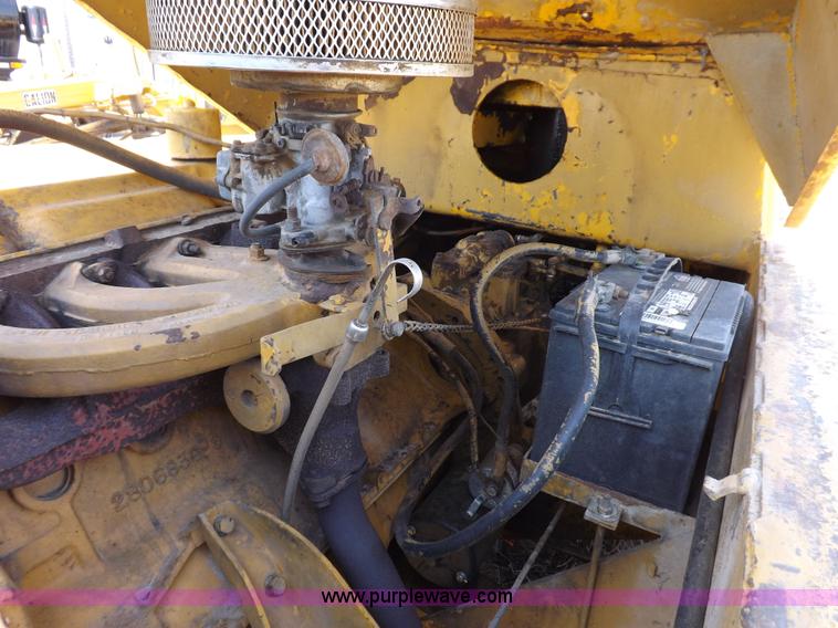 image for item H7174 1975 Broderson RTR701B carry deck crane