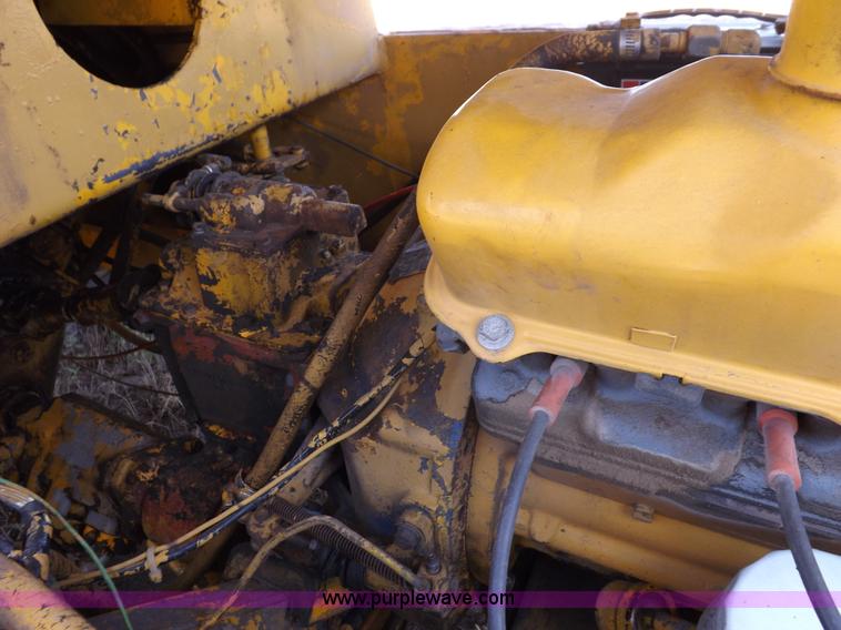 image for item H7174 1975 Broderson RTR701B carry deck crane