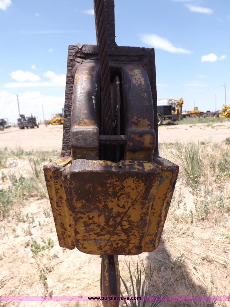 image for item H7174 1975 Broderson RTR701B carry deck crane