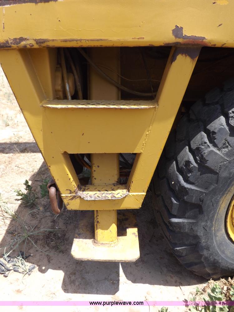 image for item H7174 1975 Broderson RTR701B carry deck crane