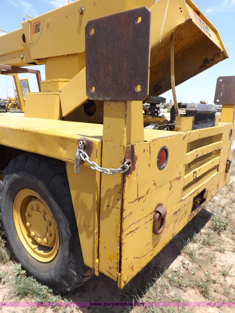 image for item H7174 1975 Broderson RTR701B carry deck crane