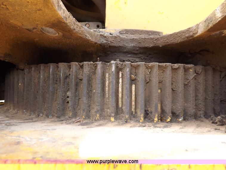 image for item H7174 1975 Broderson RTR701B carry deck crane