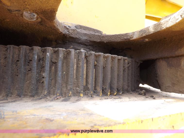 image for item H7174 1975 Broderson RTR701B carry deck crane