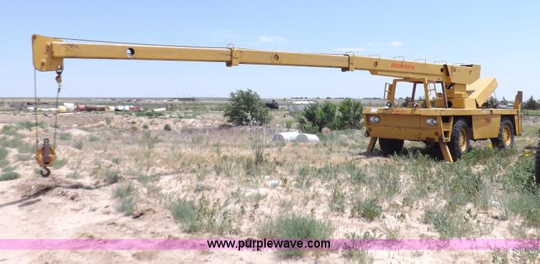 image for item H7174 1975 Broderson RTR701B carry deck crane