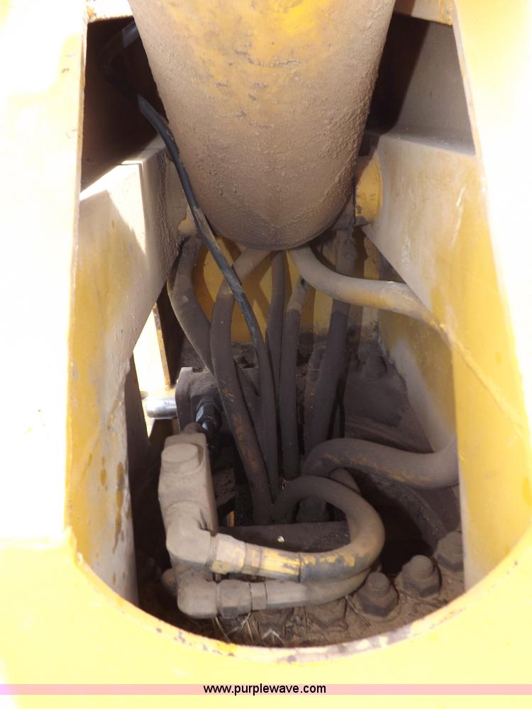 image for item H7174 1975 Broderson RTR701B carry deck crane