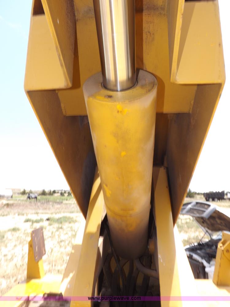 image for item H7174 1975 Broderson RTR701B carry deck crane