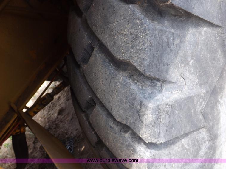 image for item H7174 1975 Broderson RTR701B carry deck crane