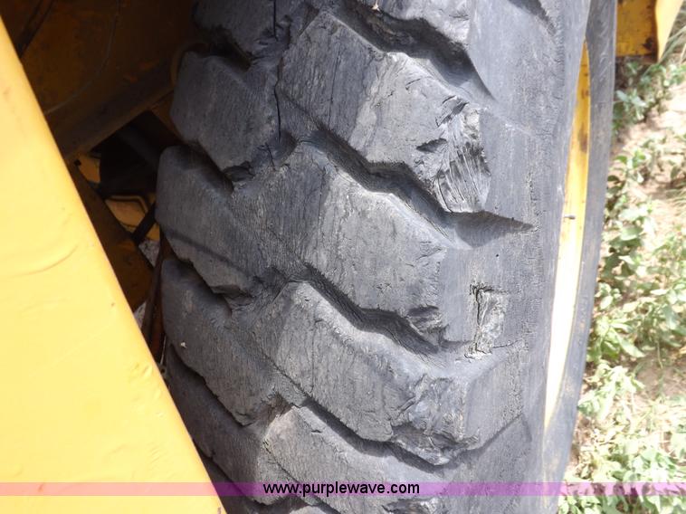 image for item H7174 1975 Broderson RTR701B carry deck crane