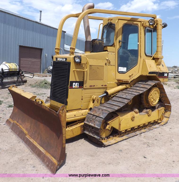 image for item H7177 1986 Caterpillar D4H dozer