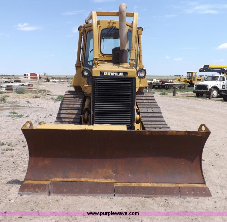 image for item H7177 1986 Caterpillar D4H dozer