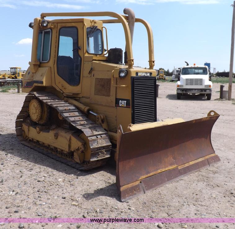 image for item H7177 1986 Caterpillar D4H dozer