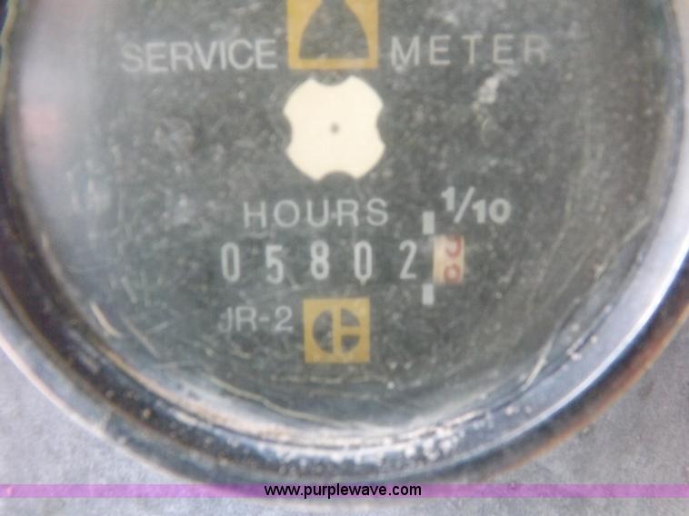 image for item H7177 1986 Caterpillar D4H dozer