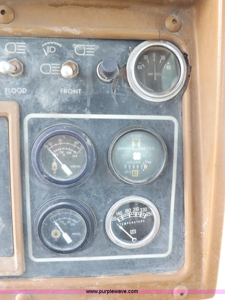 image for item H7177 1986 Caterpillar D4H dozer