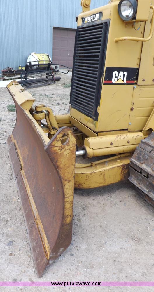 image for item H7177 1986 Caterpillar D4H dozer