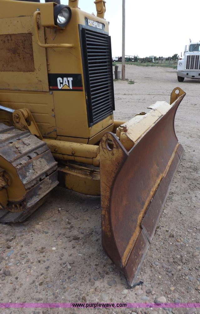image for item H7177 1986 Caterpillar D4H dozer