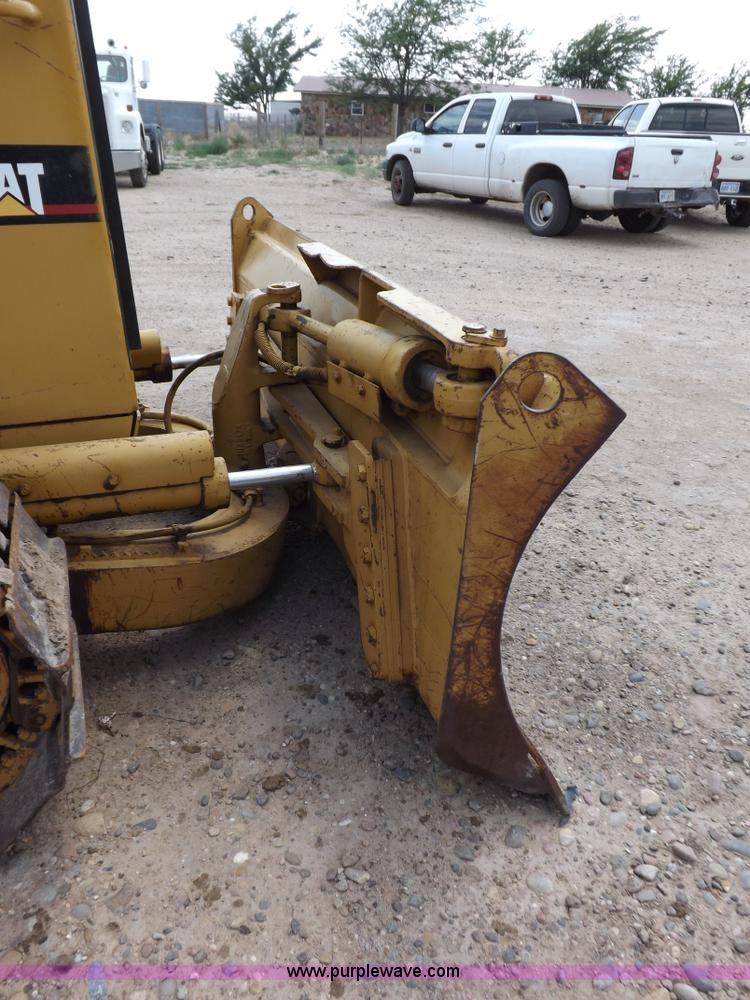 image for item H7177 1986 Caterpillar D4H dozer
