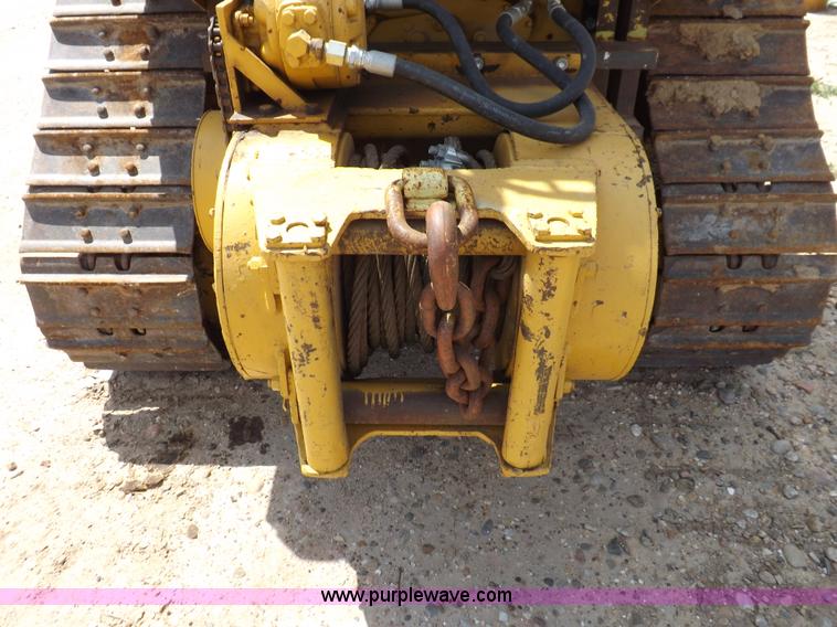 image for item H7177 1986 Caterpillar D4H dozer