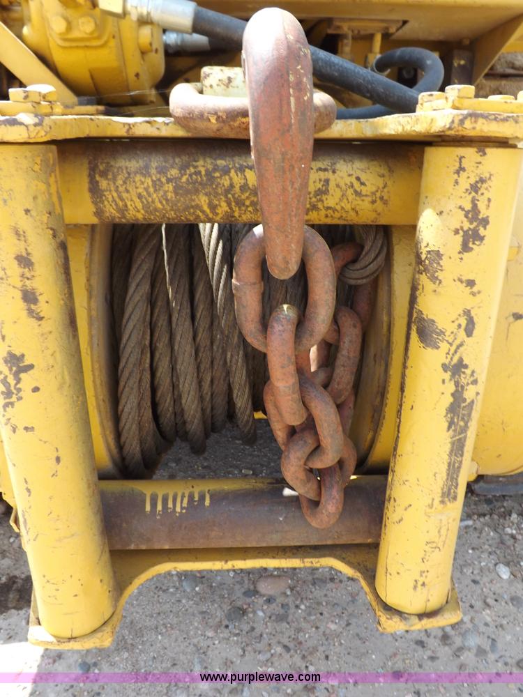 image for item H7177 1986 Caterpillar D4H dozer