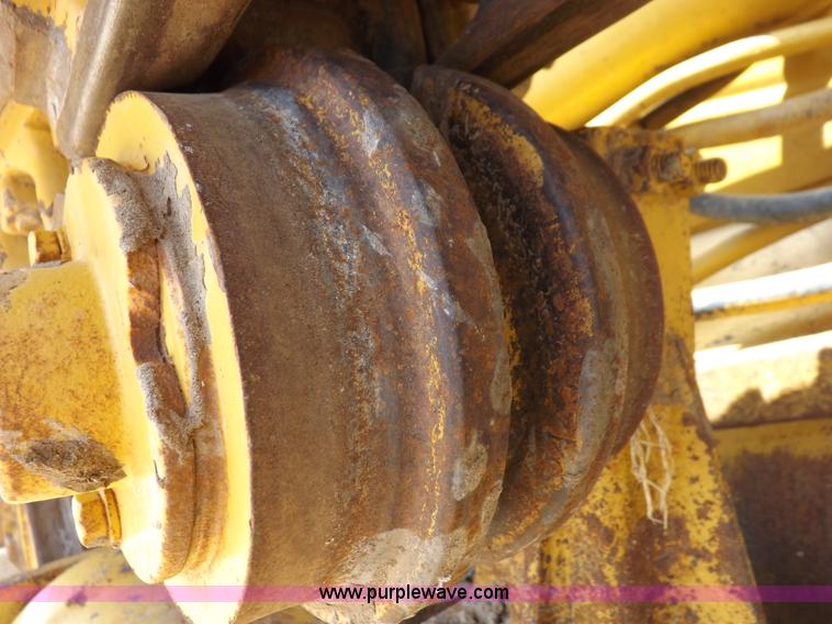 image for item H7177 1986 Caterpillar D4H dozer