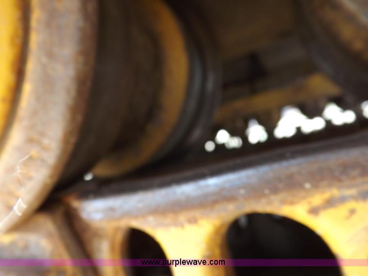 image for item H7177 1986 Caterpillar D4H dozer