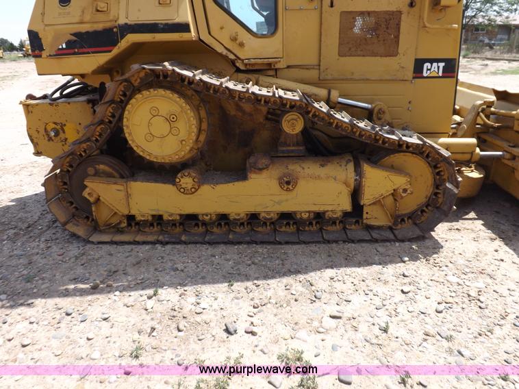 image for item H7177 1986 Caterpillar D4H dozer