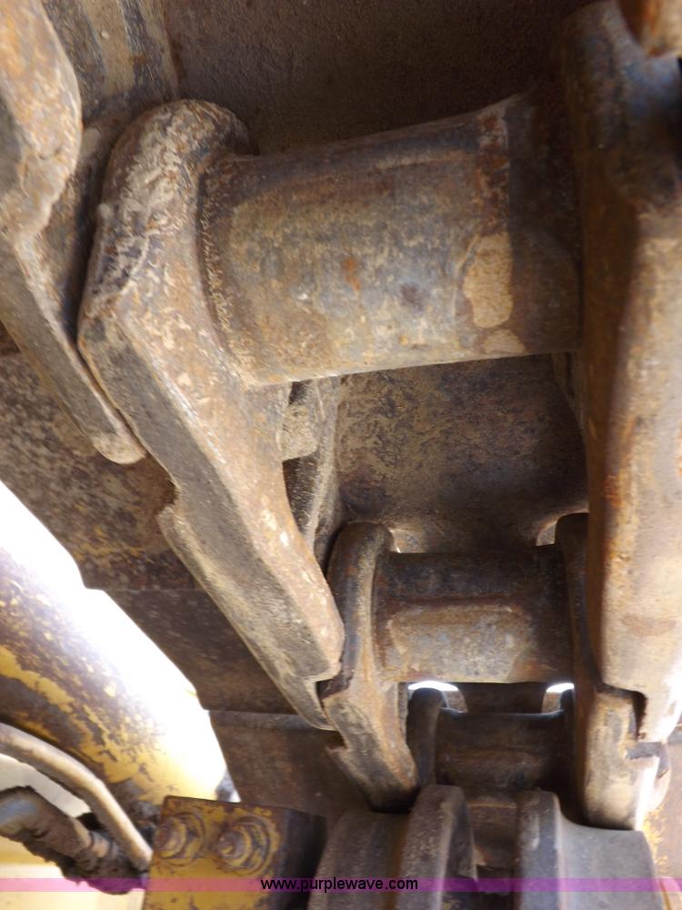 image for item H7177 1986 Caterpillar D4H dozer