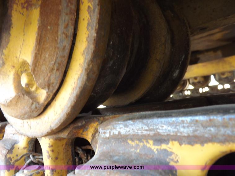 image for item H7177 1986 Caterpillar D4H dozer