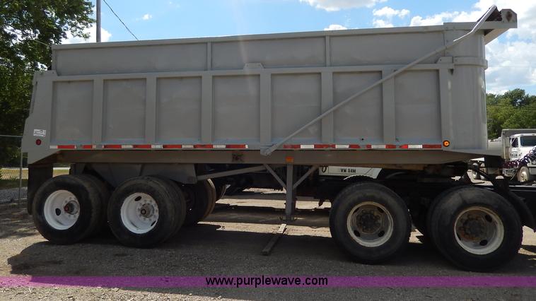 image for item I4383 1992 Hilbilt end dump trailer