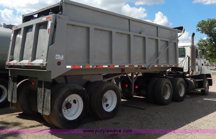 image for item I4383 1992 Hilbilt end dump trailer