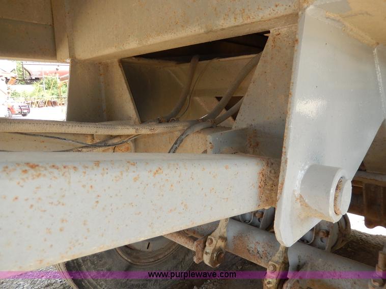 image for item I4383 1992 Hilbilt end dump trailer