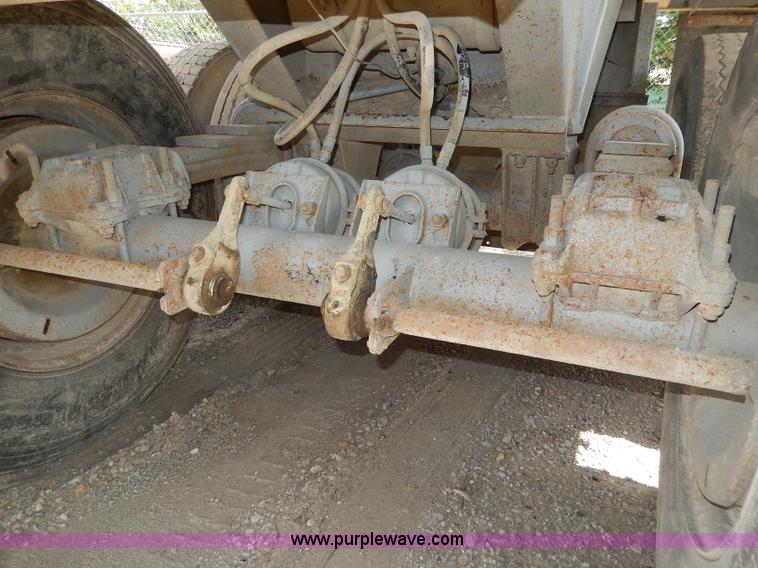 image for item I4383 1992 Hilbilt end dump trailer