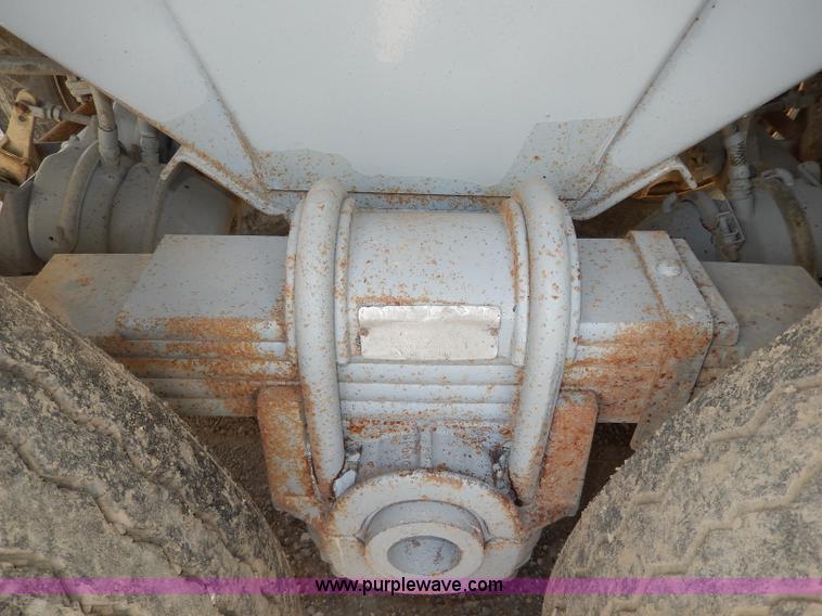 image for item I4383 1992 Hilbilt end dump trailer