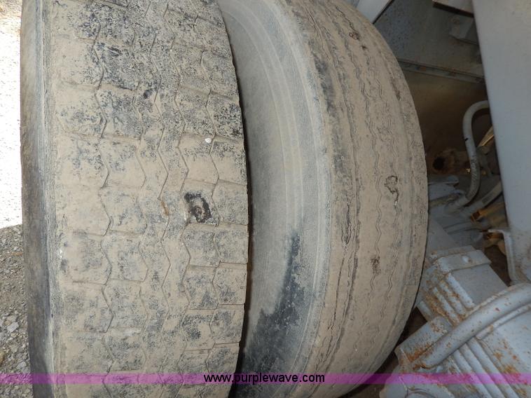 image for item I4383 1992 Hilbilt end dump trailer