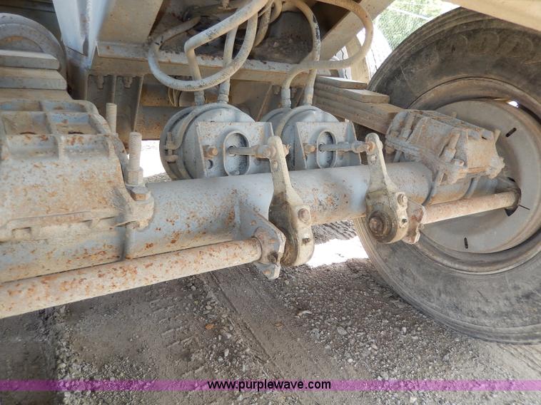 image for item I4383 1992 Hilbilt end dump trailer