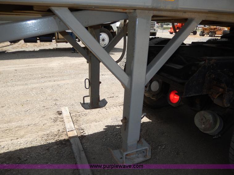 image for item I4383 1992 Hilbilt end dump trailer