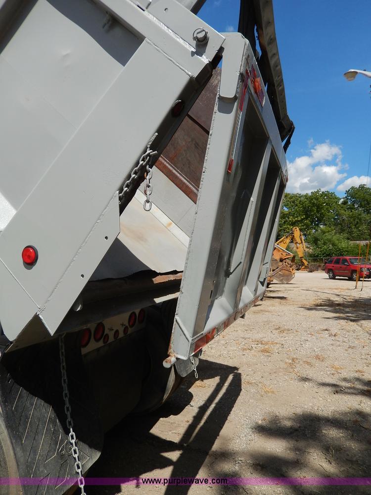 image for item I4383 1992 Hilbilt end dump trailer