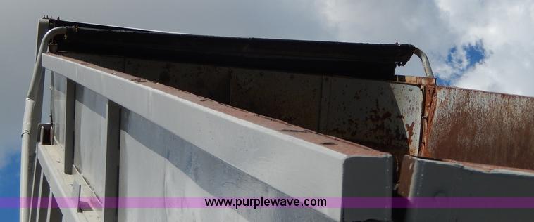 image for item I4383 1992 Hilbilt end dump trailer