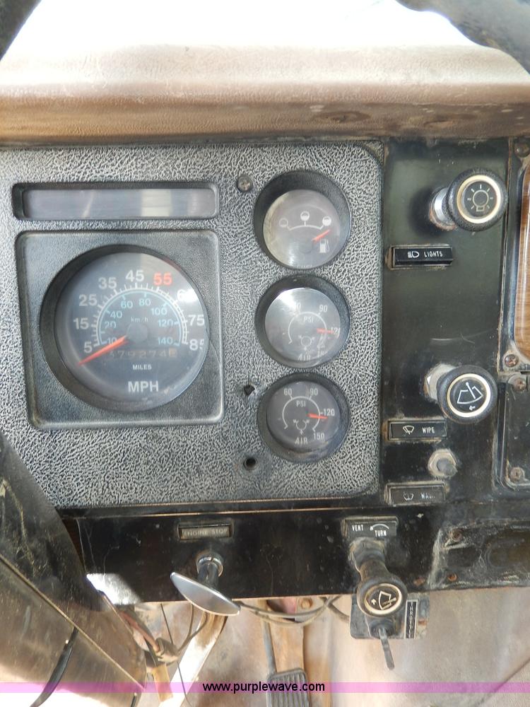 image for item I4384 1984 International water truck