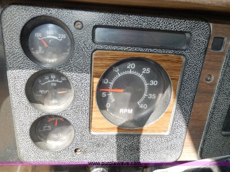 image for item I4384 1984 International water truck