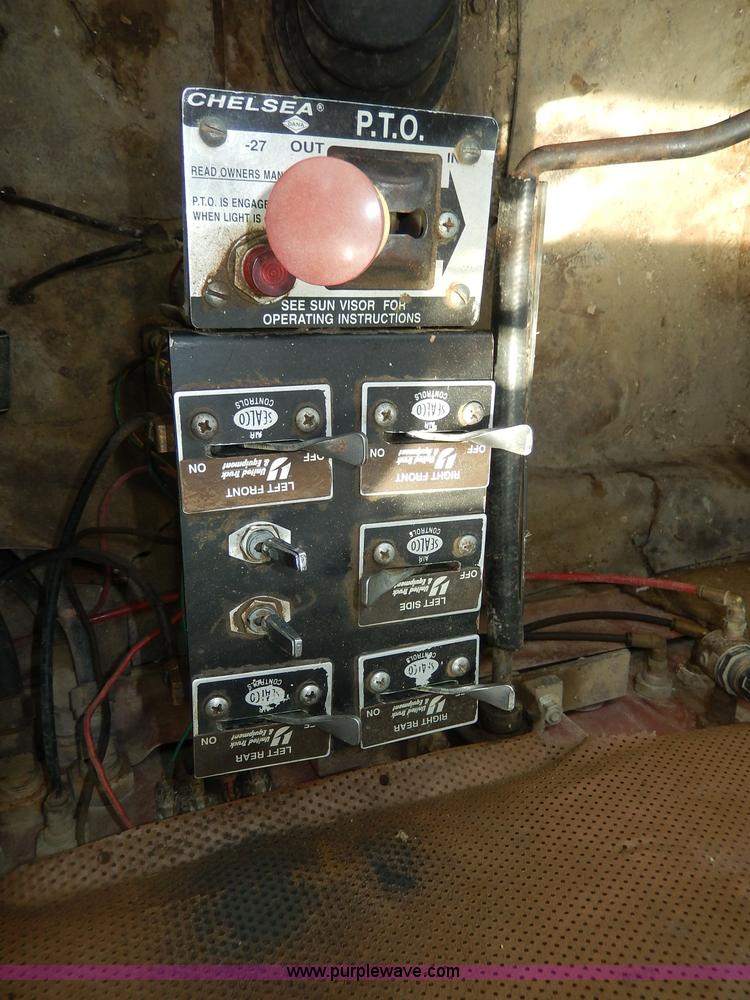 image for item I4384 1984 International water truck