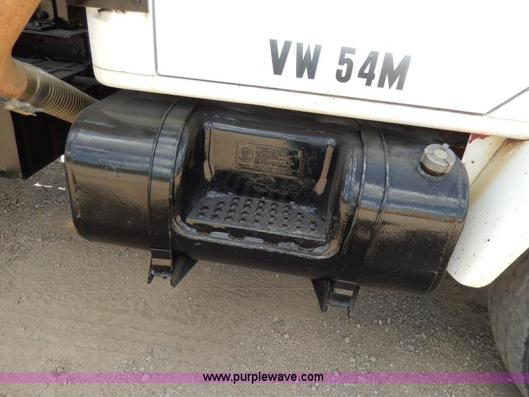 image for item I4384 1984 International water truck