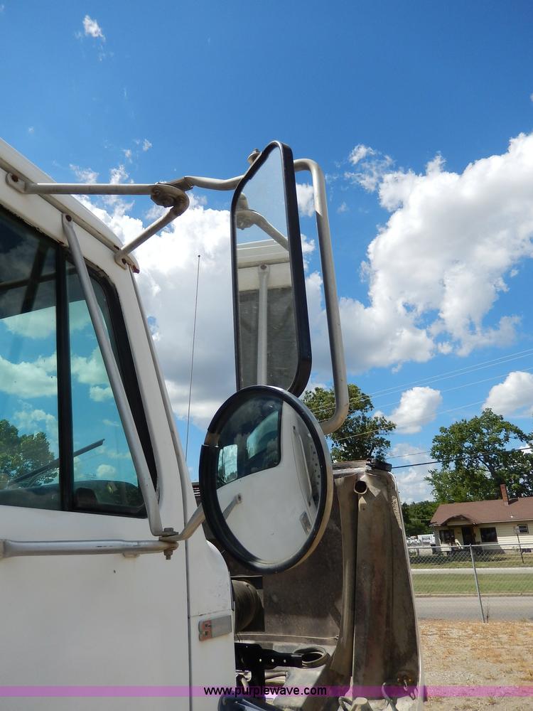 image for item I4384 1984 International water truck